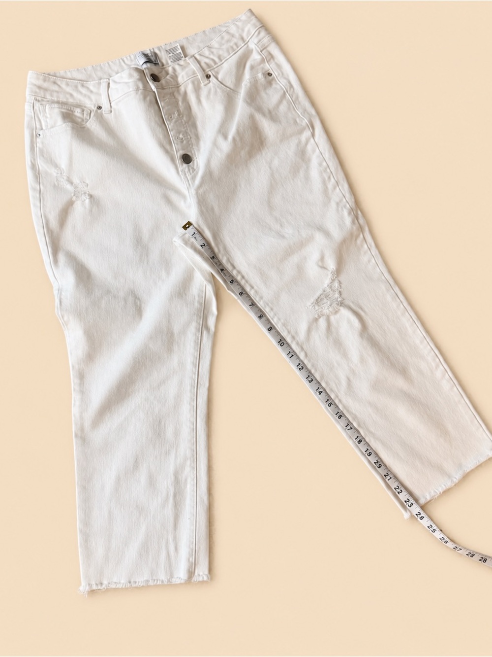 Time and Tru White High-Rise Button-Fly Cropped Jeans